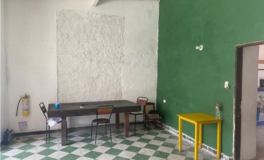 Casa en venta a una cuadra del parque de los novios