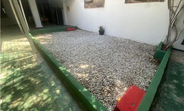 Casa en venta a una cuadra del parque de los novios