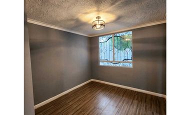 En Venta casa de 2 niveles en Campo Alegre