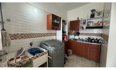 Edificio con apartamentos más local en venta Barrio Santa Rita Palmira