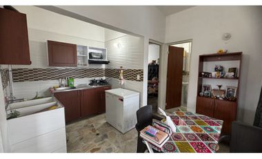 Edificio con apartamentos más local en venta Barrio Santa Rita Palmira