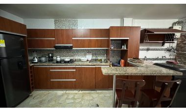 Edificio con apartamentos más local en venta Barrio Santa Rita Palmira