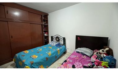 Edificio con apartamentos más local en venta Barrio Santa Rita Palmira