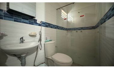 Edificio con apartamentos más local en venta Barrio Santa Rita Palmira