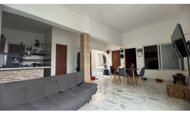 Edificio con apartamentos más local en venta Barrio Santa Rita Palmira