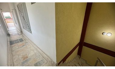 Edificio con apartamentos más local en venta Barrio Santa Rita Palmira
