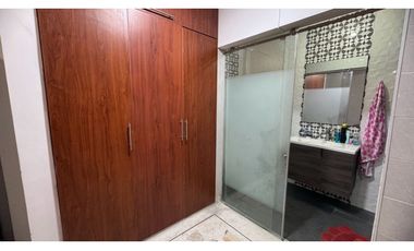 Edificio con apartamentos más local en venta Barrio Santa Rita Palmira
