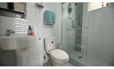 Edificio con apartamentos más local en venta Barrio Santa Rita Palmira