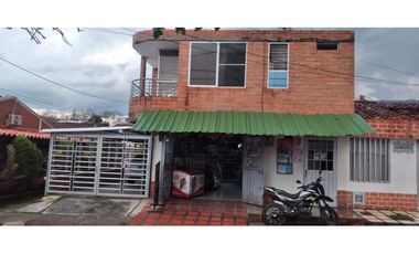 VENTA DE HERMOSA CASA ESQUINERA PARA NEGOCIO EN CARTAGO