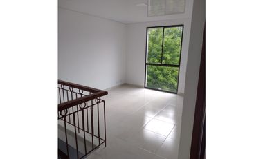 SE VENDE O PERMUTA  HERMOSA CASA EN CARTAGO