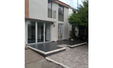 SE VENDE O PERMUTA  HERMOSA CASA EN CARTAGO