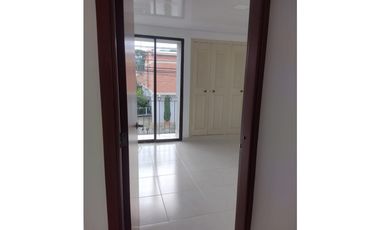 SE VENDE O PERMUTA  HERMOSA CASA EN CARTAGO