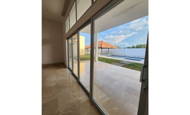 VENTA DE CASA EN CONJUNTO RESIDENCIAL SOBRE LA VIA  MONTERIA - CERETE