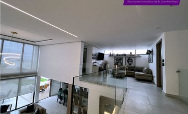 Casa de lujo con piscina en Urb. Marina Blue, Manta