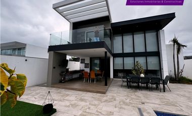 Casa de lujo con piscina en Urb. Marina Blue, Manta