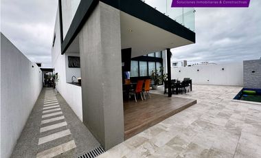 Casa de lujo con piscina en Urb. Marina Blue, Manta