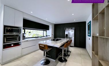 Casa de lujo con piscina en Urb. Marina Blue, Manta