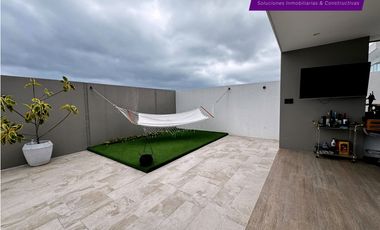 Casa de lujo con piscina en Urb. Marina Blue, Manta