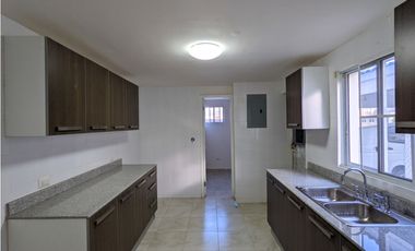 VENDO CASA VACAMONTE PH PLAYA DORADA  4 REC LB
