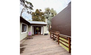 VENTA CASA DE 4 AMB. C/ GARAGE, TERRAZA Y PARQUE. BOSQUE PERALTA RAMOS