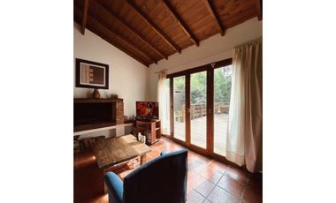 VENTA CASA DE 4 AMB. C/ GARAGE, TERRAZA Y PARQUE. BOSQUE PERALTA RAMOS