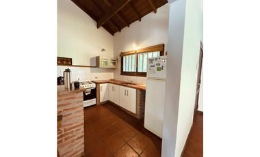 VENTA CASA DE 4 AMB. C/ GARAGE, TERRAZA Y PARQUE. BOSQUE PERALTA RAMOS