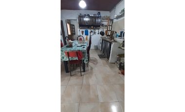 Casa 3 dormitorios con pileta en Colonia Benitez