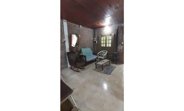 Casa 3 dormitorios con pileta en Colonia Benitez