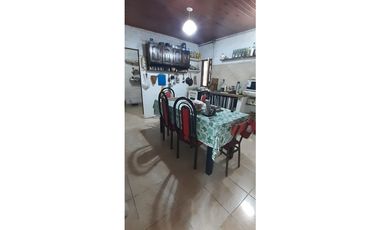 Casa 3 dormitorios con pileta en Colonia Benitez