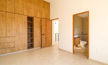 *ESTRENA CASA EQUIPADA EN COND. ACAPANTZINGO CON ALBERCA Y SEGURIDAD, A 5 MIN. DE LA DESV DE LA  AUT.  (CENTRO DE CUERNAVACA)*