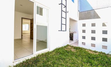 *ESTRENA CASA EQUIPADA EN COND. ACAPANTZINGO CON ALBERCA Y SEGURIDAD, A 5 MIN. DE LA DESV DE LA  AUT.  (CENTRO DE CUERNAVACA)*