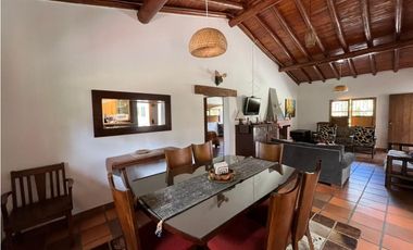 Alquiler casa de campo con 5 habitaciones en Aguas claras