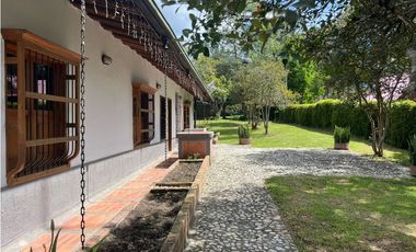 Alquiler casa de campo con 5 habitaciones en Aguas claras
