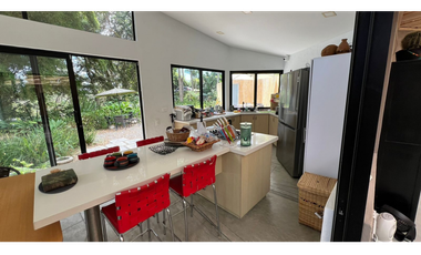 Casa campestre en Arriendo en Rionegro con vista al bosque y turco