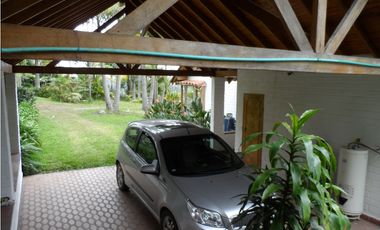 Alquiler casa campestre 4 habitaciones en Rionegro unidad cerrada