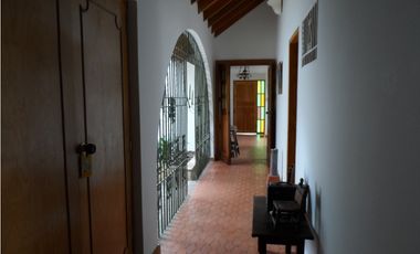 Alquiler casa campestre 4 habitaciones en Rionegro unidad cerrada