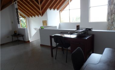 Alquiler casa campestre 4 habitaciones en Rionegro unidad cerrada