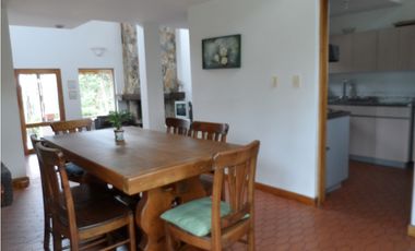 Alquiler casa campestre 4 habitaciones en Rionegro unidad cerrada