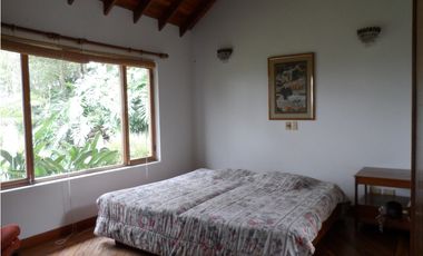 Alquiler casa campestre 4 habitaciones en Rionegro unidad cerrada