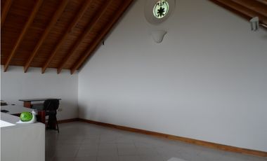 Alquiler casa campestre 4 habitaciones en Rionegro unidad cerrada
