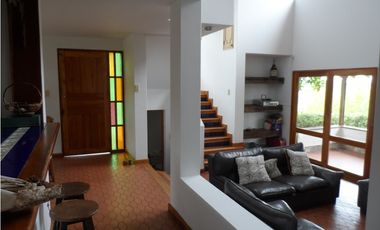 Alquiler casa campestre 4 habitaciones en Rionegro unidad cerrada