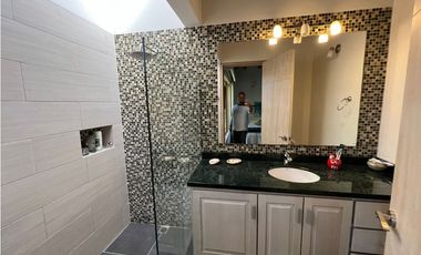 Casa en unidad cerrada en el tablazo