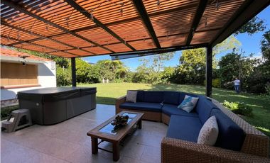 Casa en unidad cerrada en el tablazo