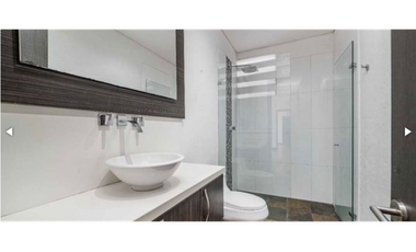 Casa con 450 m²  de tres niveles en unidad cerrada en el Tablazo