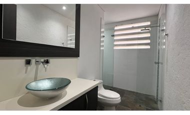 Casa con 450 m²  de tres niveles en unidad cerrada en el Tablazo