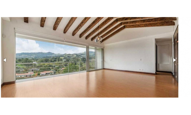 Casa con 450 m²  de tres niveles en unidad cerrada en el Tablazo