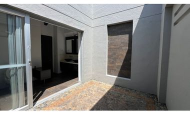 Casa con 450 m²  de tres niveles en unidad cerrada en el Tablazo
