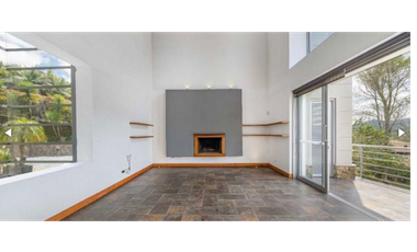 Casa con 450 m²  de tres niveles en unidad cerrada en el Tablazo