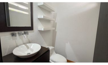 Casa con 450 m²  de tres niveles en unidad cerrada en el Tablazo