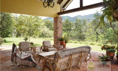 Venta Casa Campestre en El Retiro Fizebad con terreno 10.500 m²